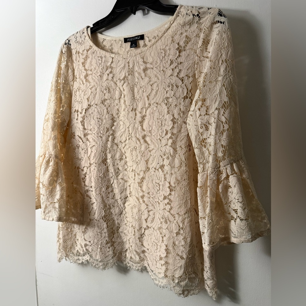 Roz & Ali Cream Floral Lace Bell-Sleeve Blouse